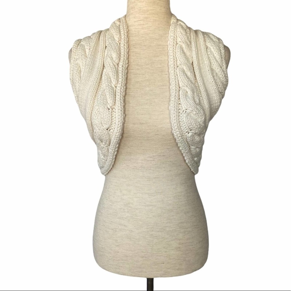 WHITE HOUSE BLACK MARKET Chunky Cable Knit Shrug S
